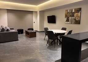 Suite Deluxe | Servicio de comidas en la habitación