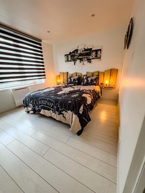 3 dormitorios, tabla de planchar con plancha, Internet y ropa de cama