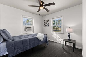 2 soverom, strykejern/-brett, wi-fi og sengetøy