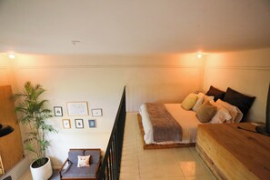 5 bedrooms, iron/ironing board, free WiFi, bed sheets