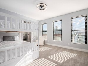 3 Schlafzimmer, Bügeleisen/Bügelbrett, Reisekinderbett, WLAN