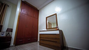 Habitación Deluxe doble | Espacio para trabajar con un portátil y wifi gratis