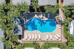 Pool - Cap`s Cottage: Upscale Retreat-Walk to Beach+Pool (Destin)