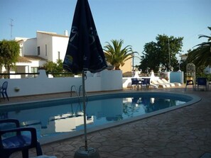 حمّام سباحة خارجي