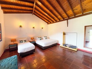 Quarto triplo luxo, vista para o jardim