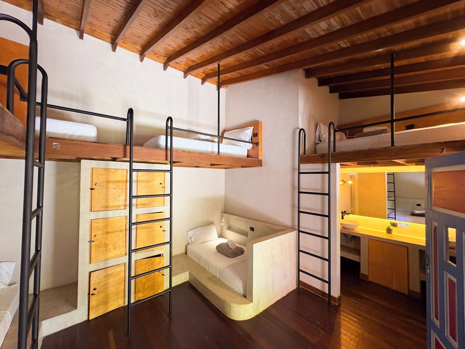 슈피리어 공용 도미토리, 산 전망