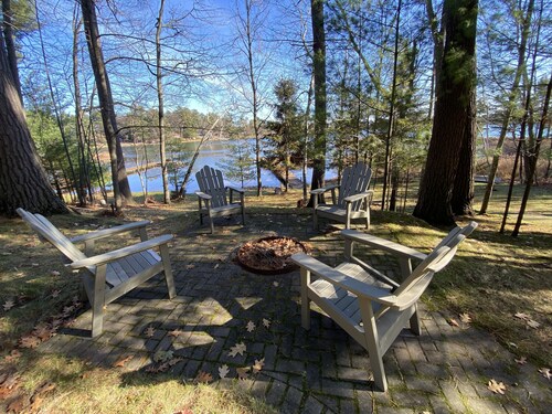 Evelyn's Oaks. 3-bedroom LAKEFRONT house on the MINOCQUA, WI CHAIN