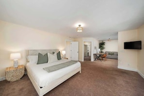 5 Schlafzimmer, Bügeleisen/Bügelbrett, Reisekinderbett, WLAN