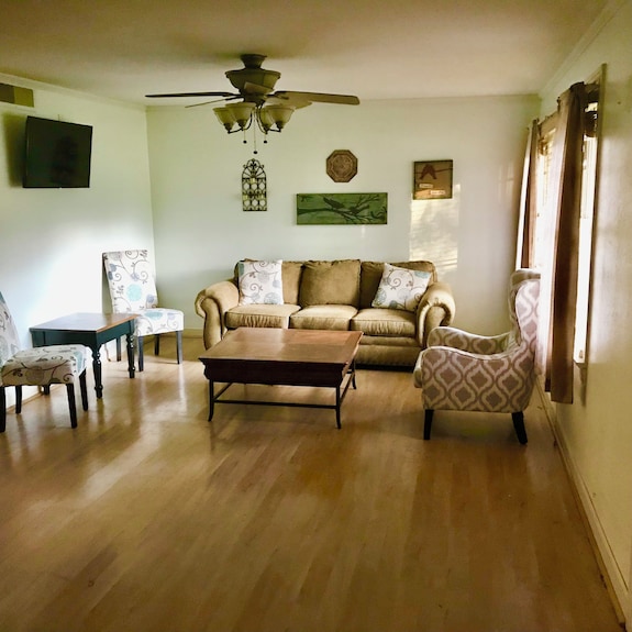 Bayou Home Close To Ulm. Sleeps 12. - Monroe, LA