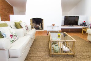 Living area - Liiiving in Algarve Alvor Resort Villa I (Portimão)