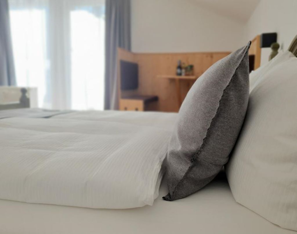 1 bedroom, travel crib, free WiFi, bed sheets