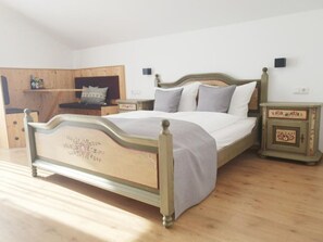 1 chambre, lit parapluie, Wi-Fi gratuit, draps fournis