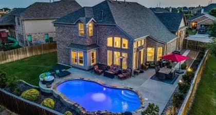 Charming 4-bedroom house with AC and fitness room in Roanoke