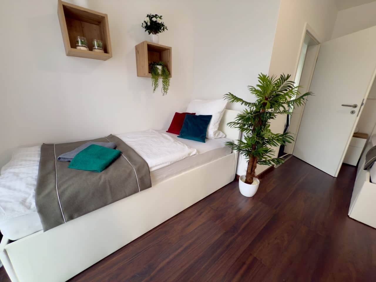 3 chambres, bureau, fer et planche à repasser, Wi-Fi gratuit