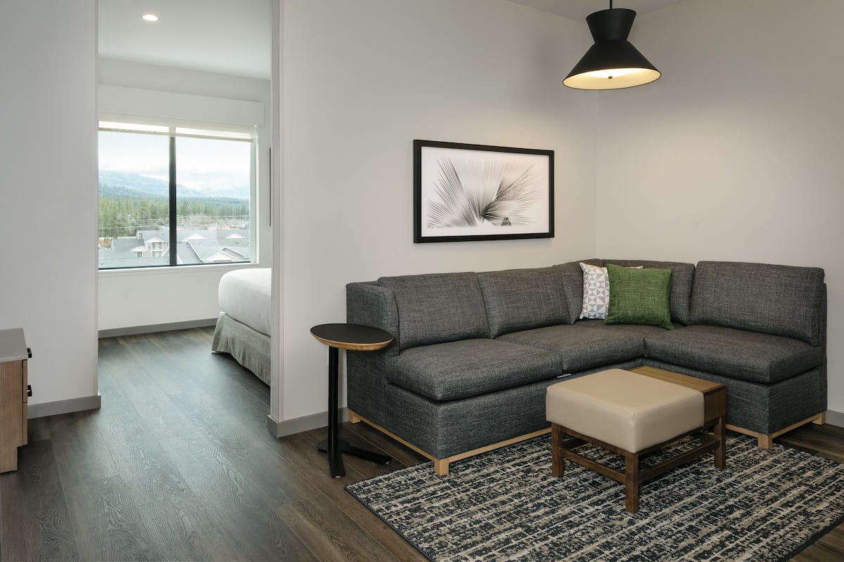 Desk, blackout drapes, iron/ironing board, free WiFi