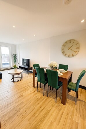 تناول الطعام