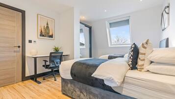 2 Schlafzimmer, Schreibtisch, Bügeleisen/Bügelbrett, kostenloses WLAN