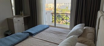 Welcoming 3-bedroom apartment with AC in Giza Governorate