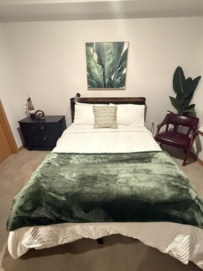 1 slaapkamer, een strijkplank/strijkijzer, wifi, beddengoed