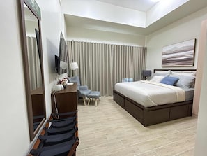 1 bedroom, in-room safe, iron/ironing board, free WiFi
