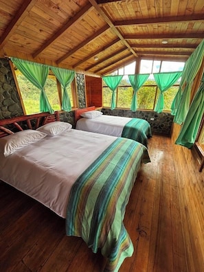 Basic Cabin, Mountain View | Free WiFi