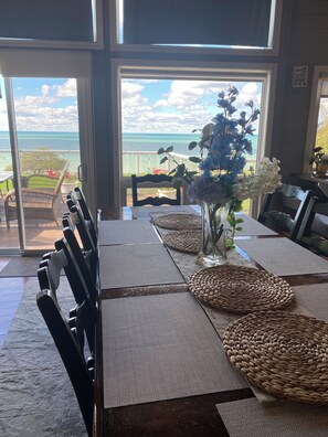 Dining - Huron Hideaway - Lakefront Cottage Hot Tub /Pets (Goderich)