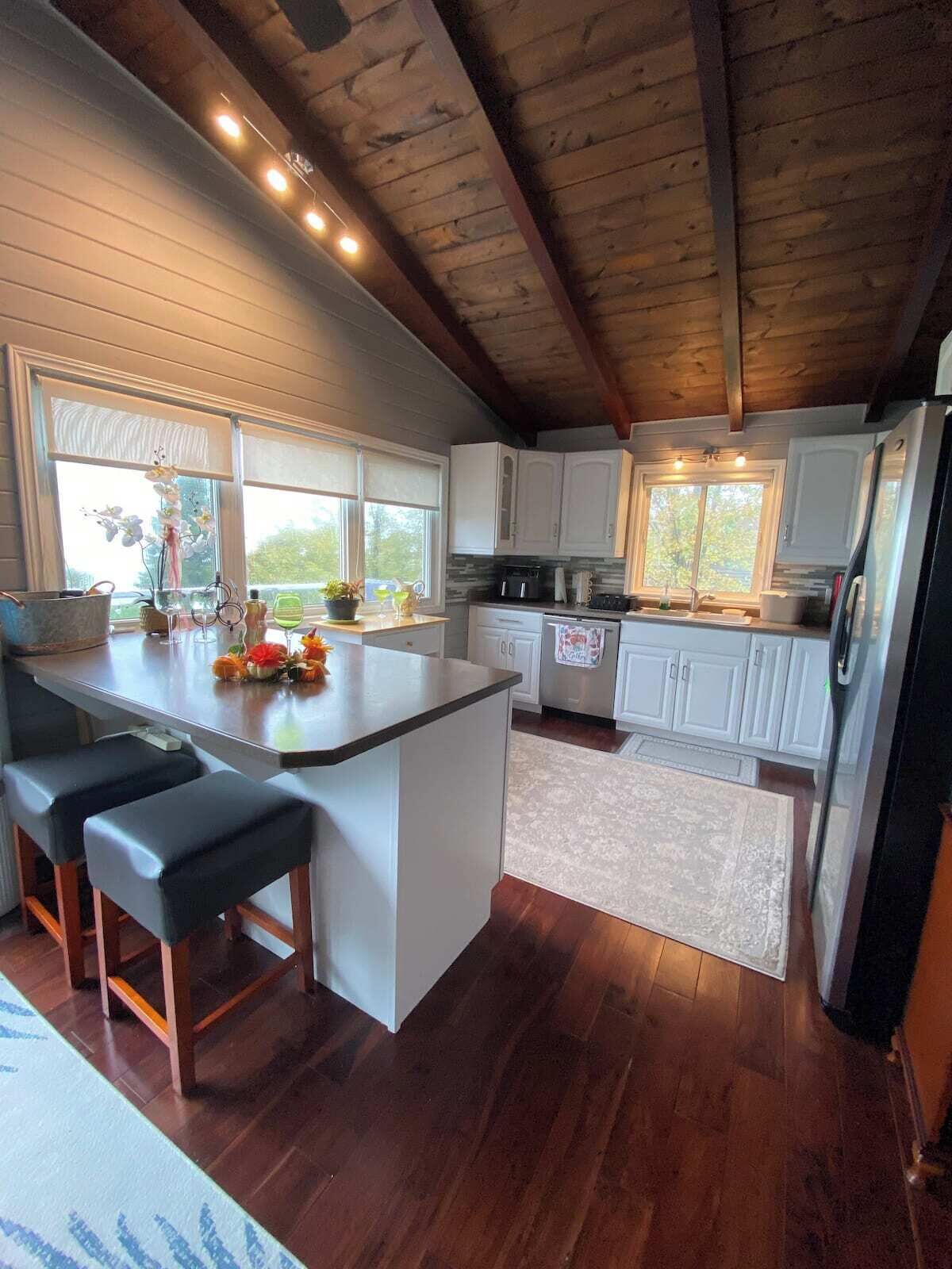 ثلاجة، ميكروويف، فرن، موقد طهي مسطح