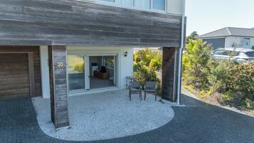 المنشأة من الخارج