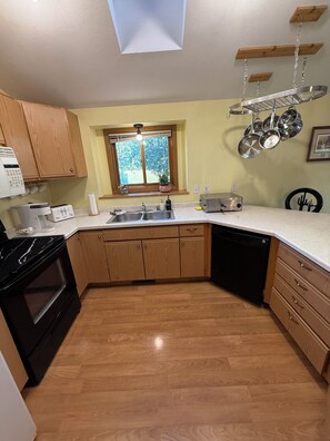 Microwave, oven, stovetop, dishwasher