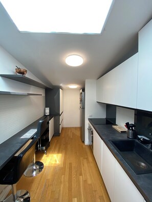 Microonde, forno, piano cottura, lavastoviglie