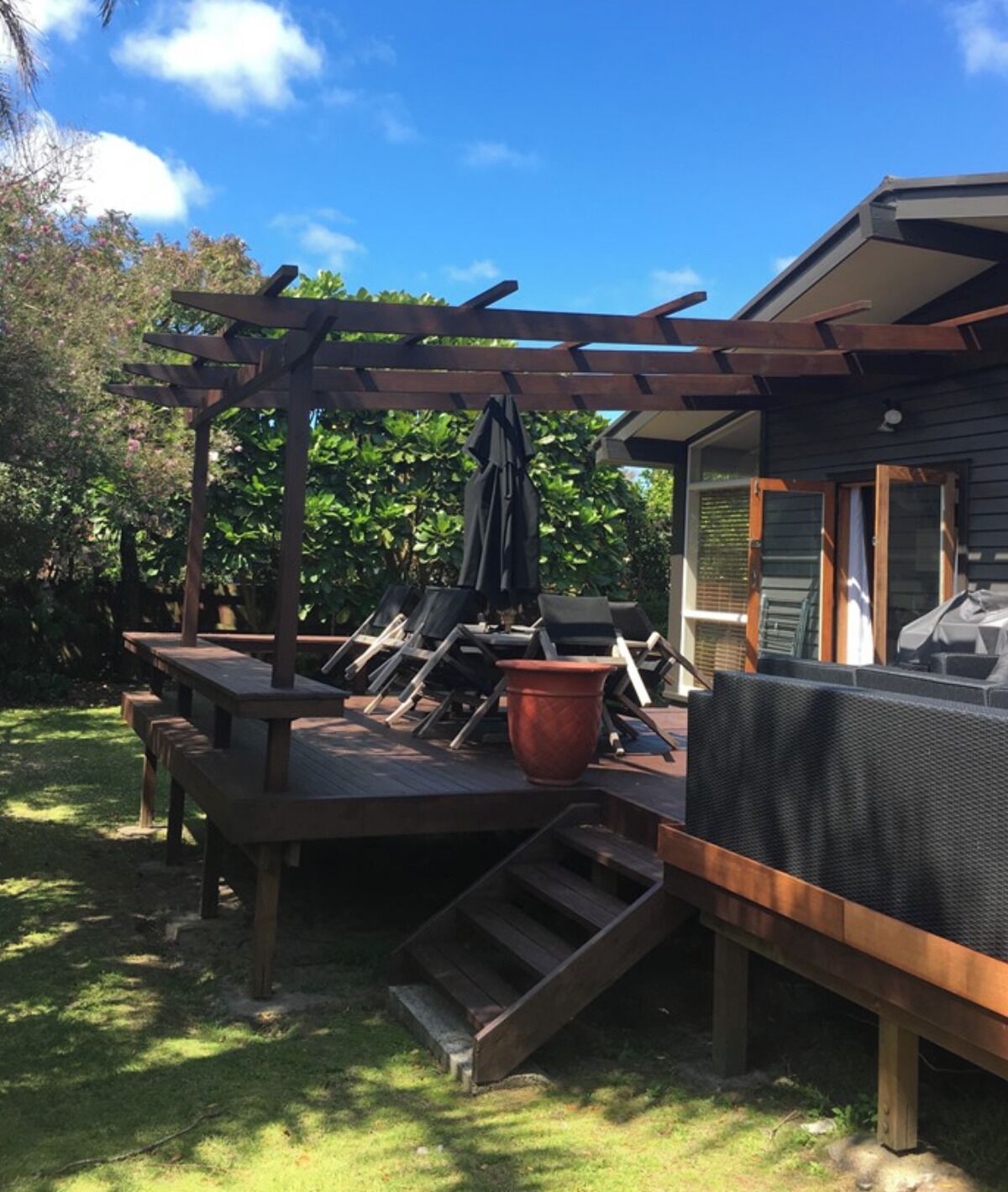 المنطقة المحيطة بالمنشأة