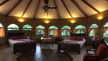 3 bedrooms, iron/ironing board, free WiFi, bed sheets