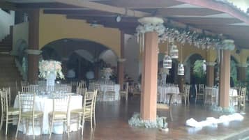 Espace banquet en plein air