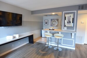 Luxury Suite, 1 Katil Raja (King) dengan Katil Sofa, pemandangan gurun | Ruang tamu