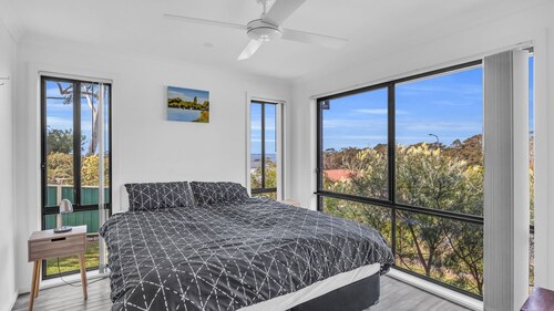 Tura Beach Escape - A spacious Holiday Property in the heart of Tura Beach