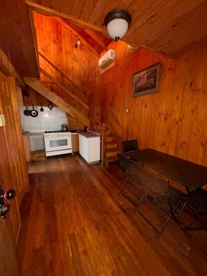 Casa familiar, vista al patio | Área de sala de estar
