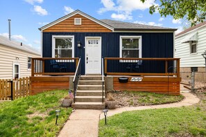 Exterior - Modern & Central Abode: Heart of Dogtown- STL Zoo & Forest Park (St. Louis)