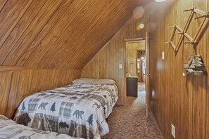 5 bedrooms, WiFi, bed sheets