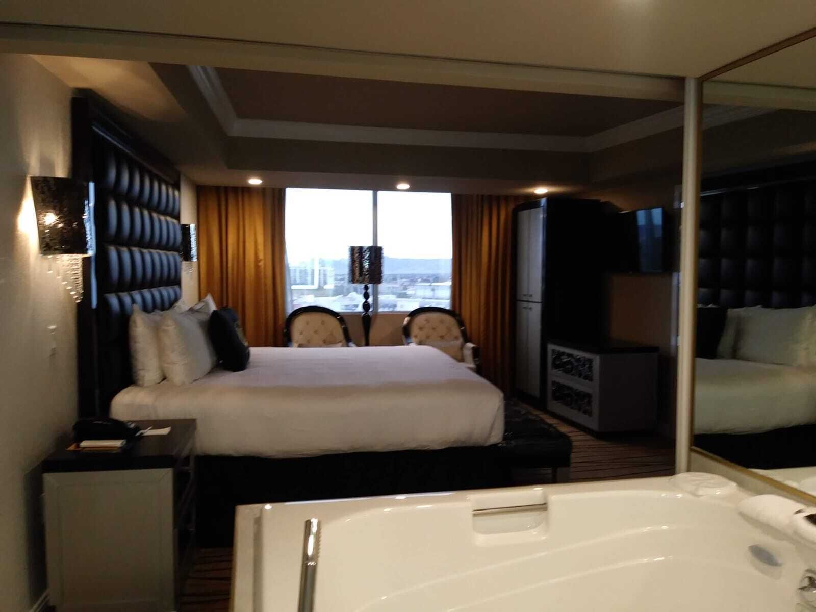 1 slaapkamer, een strijkplank/strijkijzer, wifi, beddengoed