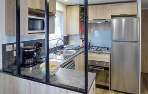 Réfrigérateur, four, plaque de cuisson, lave-vaisselle