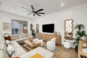 Smart TV - 76 Sunfish St, Brand New, Pool & Spa, 340 yards to Beach! (Destin)