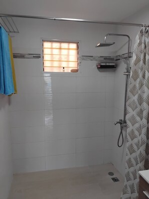 Villa, 3 Bedrooms, Smoking | Bathroom