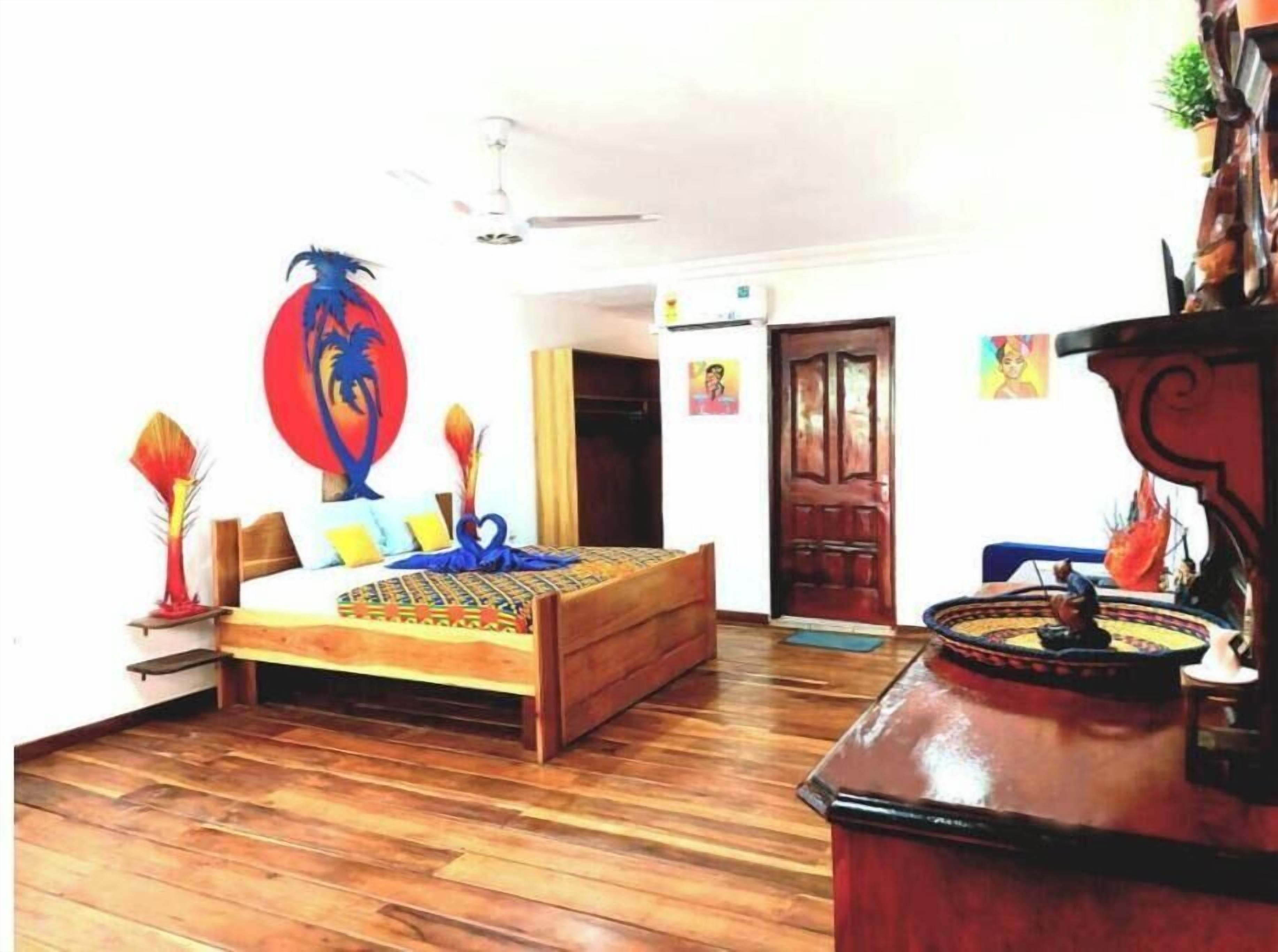 1 bedroom, internet, bed sheets