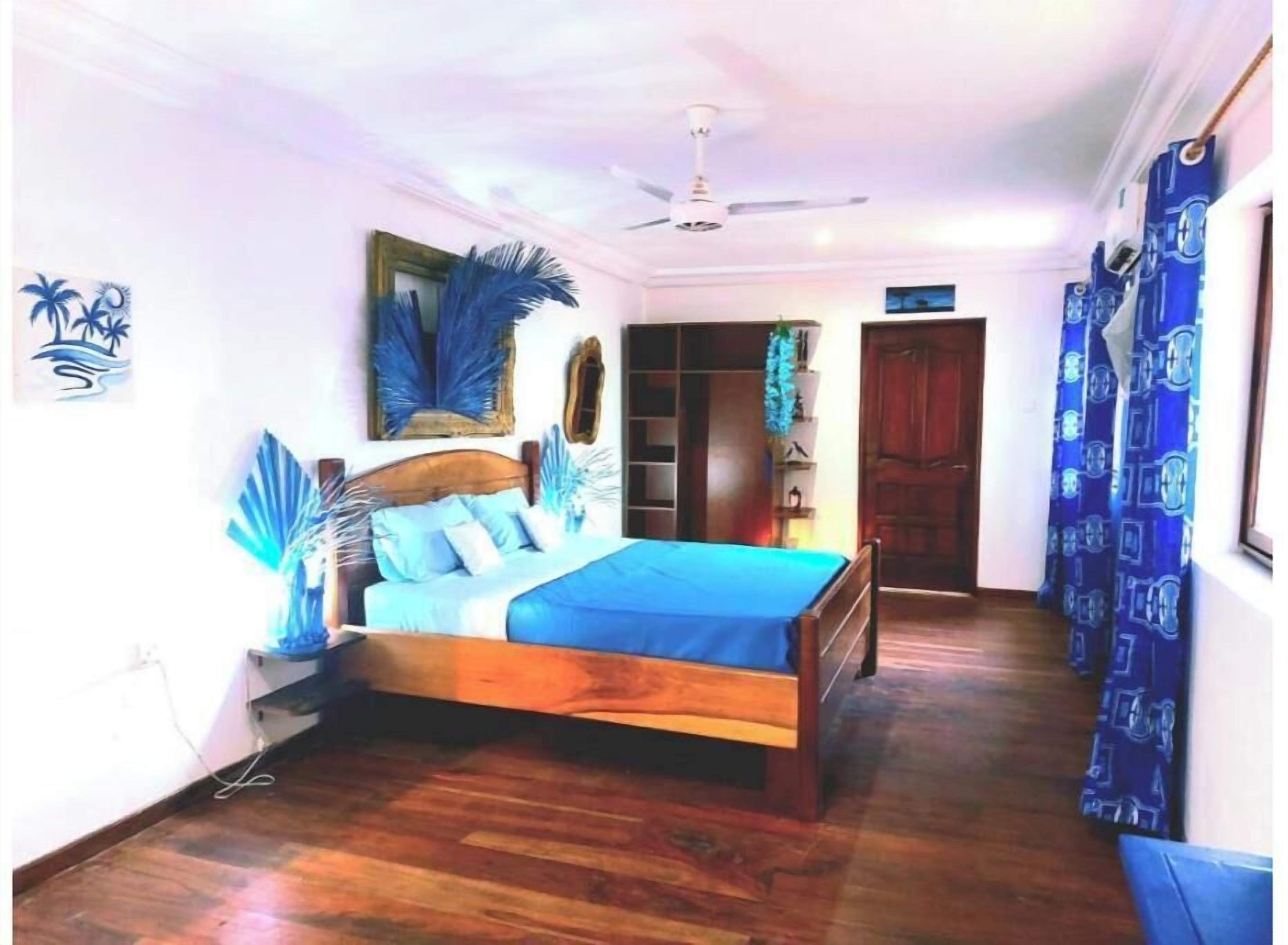 1 bedroom, internet, bed sheets