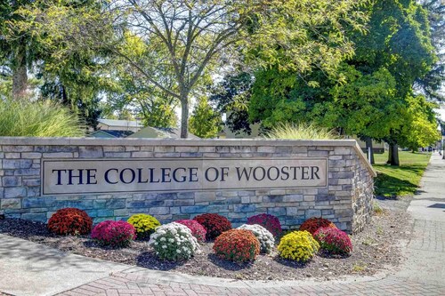 Lehr Court Cottage - Home in the Heart of Wooster