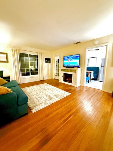 Sac River Retreat, Garage, Yard, Wi-Fi, 5 Star