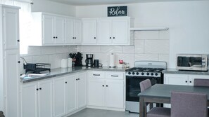 Private kitchen - Soothing apartment with AC in charming Gros Islet and Pool Access (Castries)