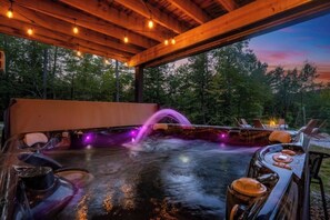 Bañera de hidromasaje al aire libre
