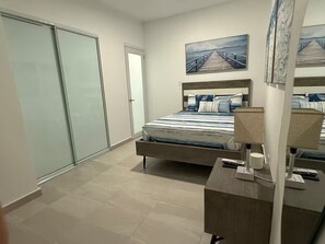 1 chambre, fer et planche à repasser, accès Internet, draps fournis