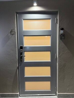 Interior - A&E L.A. Rental Apartments #6 (Carolina)